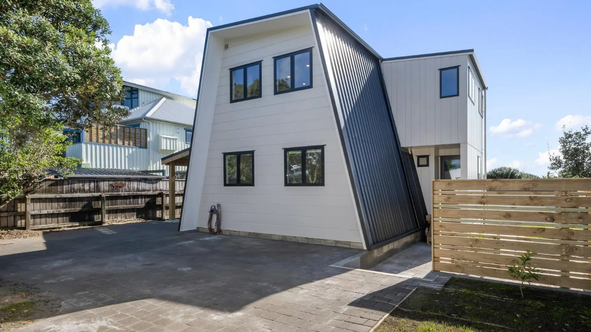 Sunset Shores - Paraparaumu Beach Retreat Holiday home