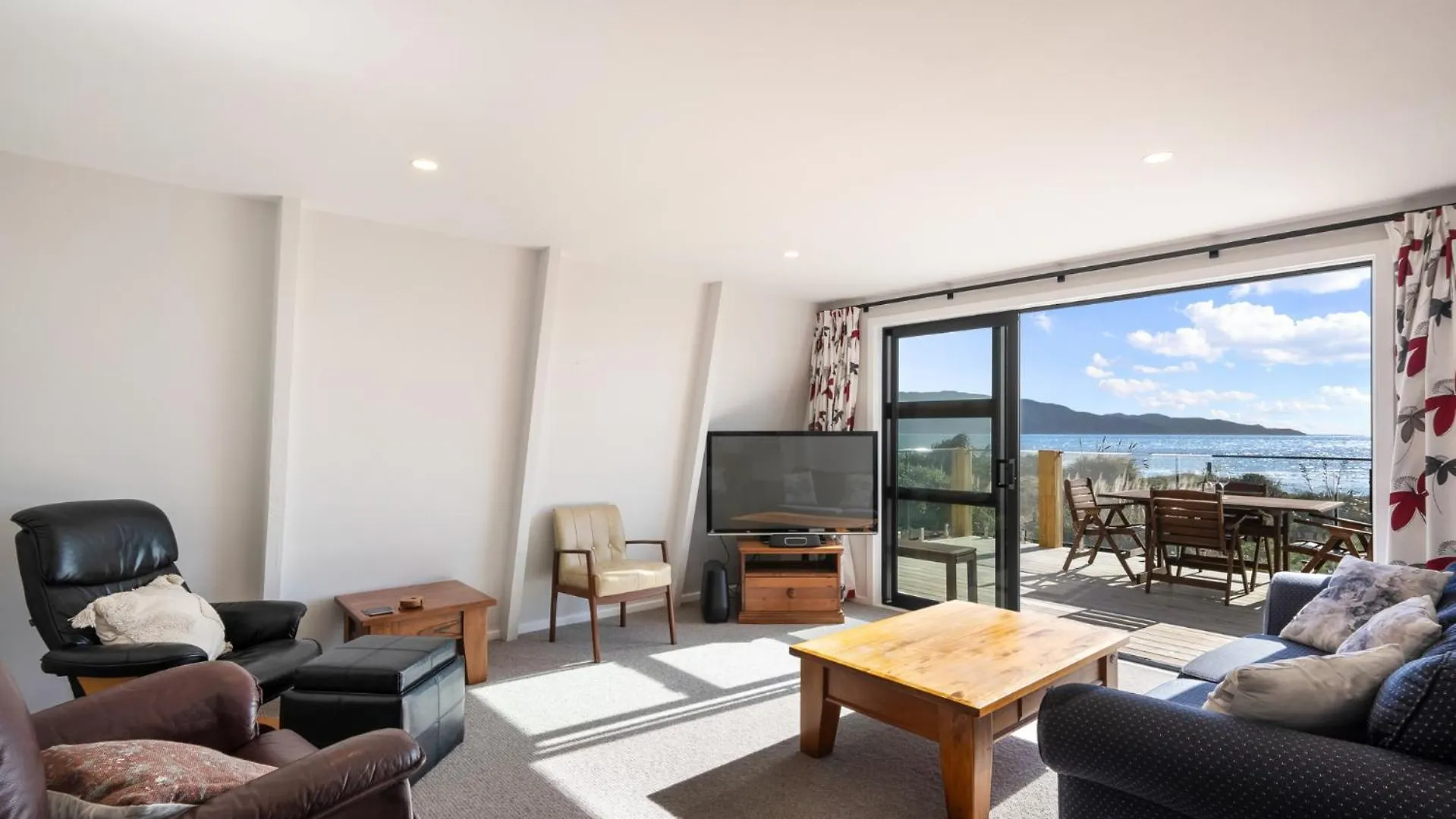 Holiday home Sunset Shores - Paraparaumu Beach Retreat New Zealand
